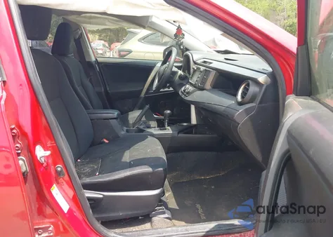 2015 Toyota Rav4 Le z USA, uszkodzony, nr VIN JTMBFREV7FD123750